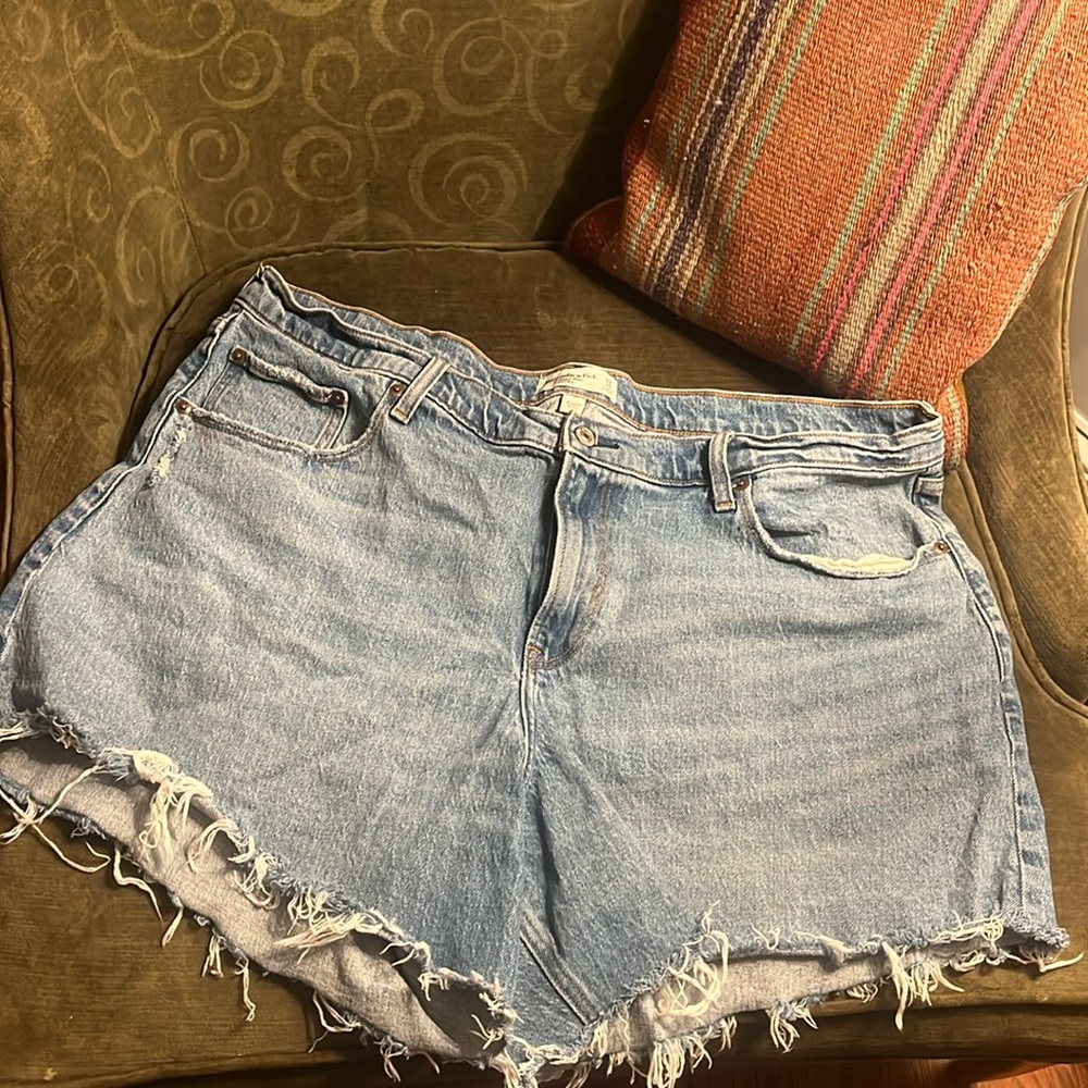 Abercrombie baggy mid rise curve love shorts